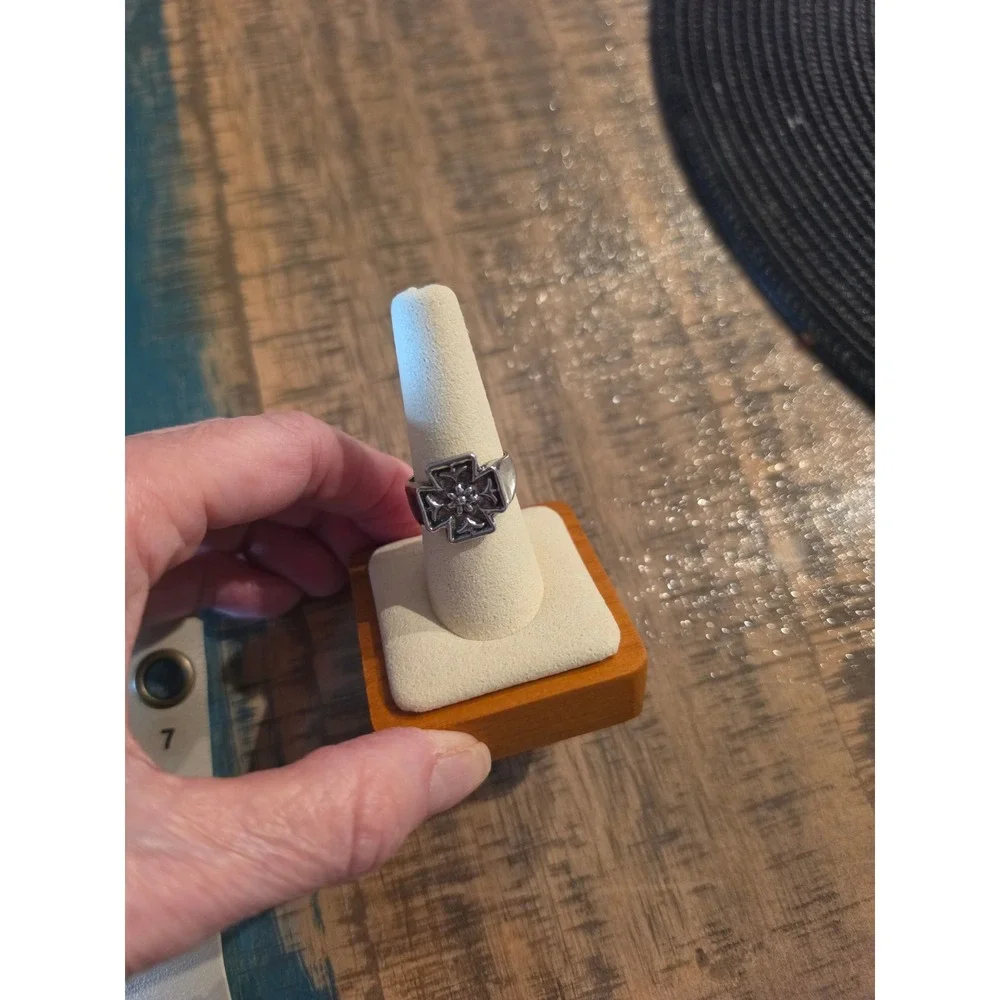 Urban Outfitters Mens Silver Tone Ring Set Black Stone Maltese Cross Size 7